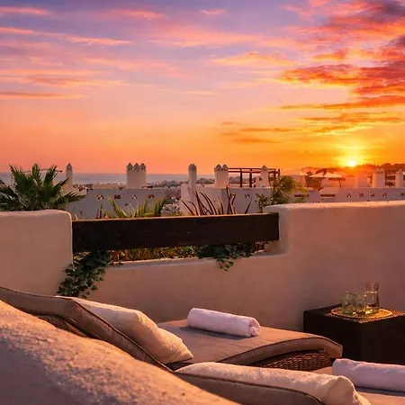 Lejlighed Andalusian Oasis With Jacuzzi, Pool And Free Parking Estepona