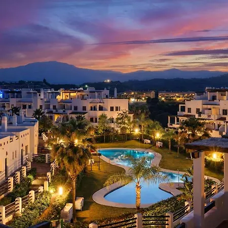 Andalusian Oasis With Jacuzzi, Pool And Free Parking * Estepona