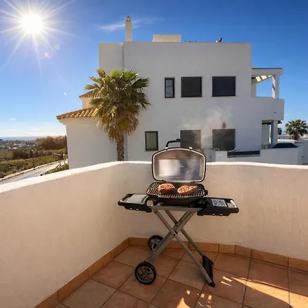 Andalusian Oasis With Jacuzzi, Pool And Free Parking * Estepona